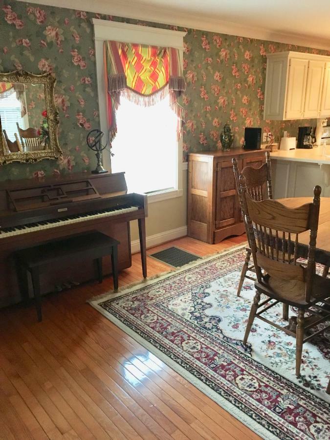 Downtown Abode In The Heart Of The Bourbon Trail Villa Lebanon Eksteriør bilde